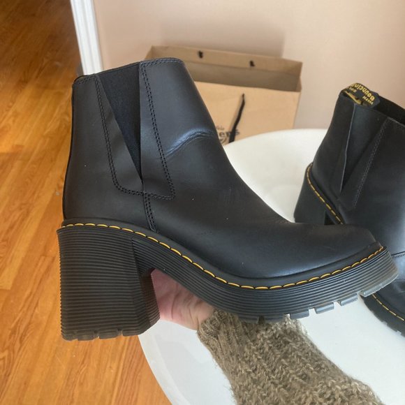 Dr. Martens - Picture 2 of 4